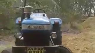 This Amazing Tractor Moving without a Driver