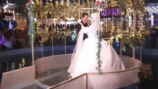 Marvelous First Dance show in swimming pool In Wedding