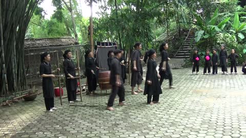 Funny folk dancing in moutainous Vietnam