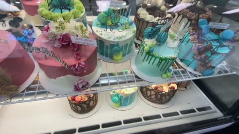 What talent! Look at the gorgeous cakes!