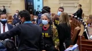 Video: Moción de censura a Mindefensa en Cámara casi termina a golpes