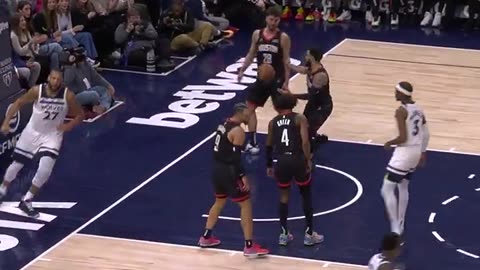 NBA - Conley ↗️ Gobert alley-oop poster! Timberwolves-Rockets