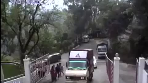 Shocking Event Caught On Camera:Truck Falls Off a Cliff !!!!