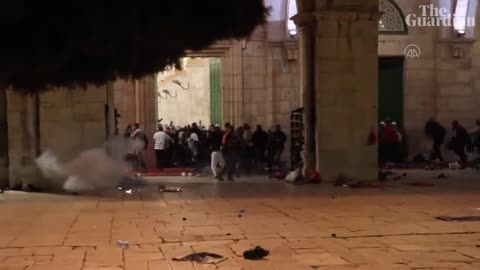 Israel police Attck On Alaqwsa Mousque