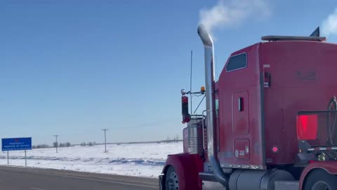 Canada 🇨🇦 Freedom Convoy Rolls Across Manitoba - Truck Fudeau!