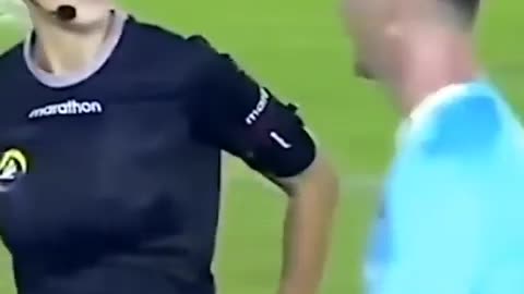 football-female-referee-got-swag