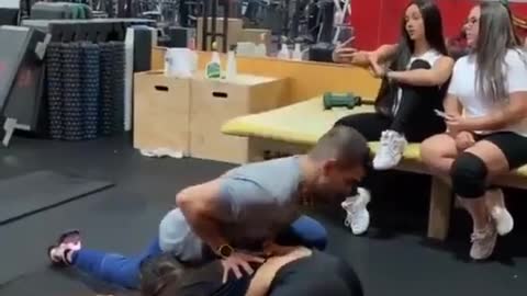 This lady made a fart during the exercise