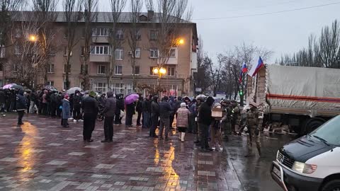 Russian Military distribute Free food packages to Melitopol, Ukraine