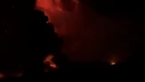 Volcanic Lightning Flashes Rapidly During Indonesia's Ruang Volcano Eruption