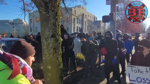 Patriots Clash With Antifa In OLYMPIA WASHINGTON - Shots Fired by Antifa (1) 12/05/20