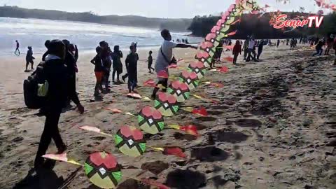 GIANT INDONESIAN DRAGON KITE Competition