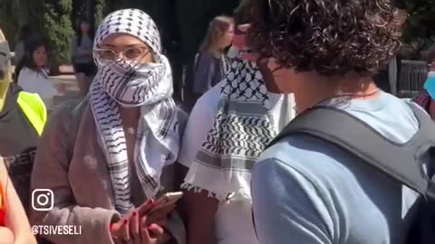 Hamas Supporters Prevent Jewish Students From Entering Campus