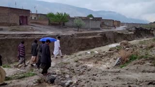 Heavy rain and floods kill dozens in Pakistan