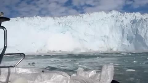 Iceberg tsunami gone wild