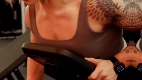 BEAUTIFUL GIRL GYM MOTIVATION VIDEO EXERCISE