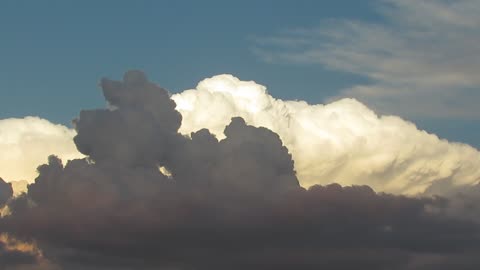 Um Lindo Contraste das Nuvens