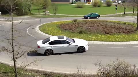 BMW M5 Drift in roundabout