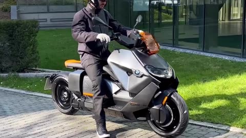 Are you know this moto bike ??? 🤔 .This is the New BMW CE04 , it a électrique moto bike ! 🤔🤔