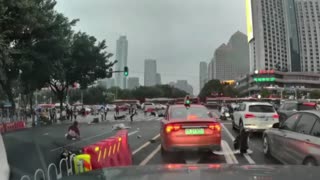 Impactante video: conductor embiste a los peatones y mata a cinco personas en Cantón