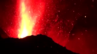 La Palma volcano spews lava and smoke