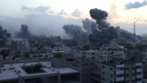 Gaza’s luxurious neighborhood Rimal is burning