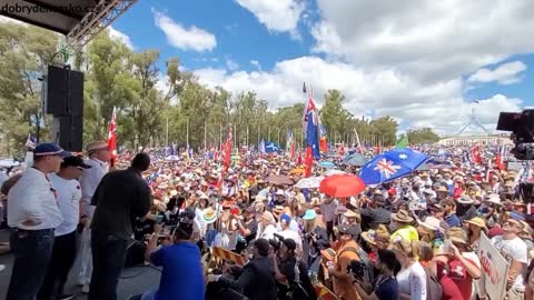 Perfektní atmosféra na demonstraci v Austrálii