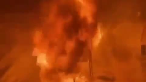 This is what the explosion of 60 tons of gas looks like: a gas carrier exploded in the