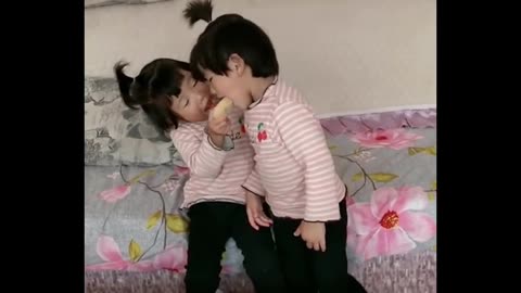 Cute Twins Baby. Please don't Ignore their Cuteness