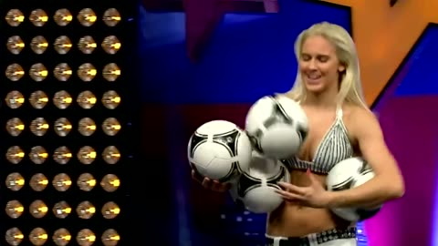 Female Footballer Does Amazing Tricks on Turkeys Got Talent - Got Talent Global