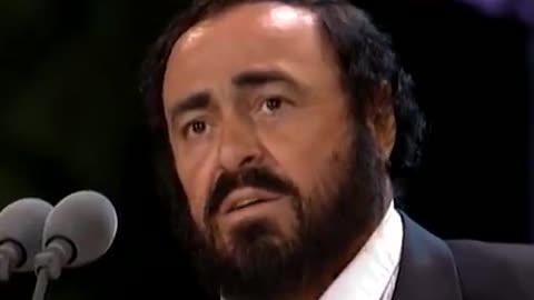 Luciano Pavarotti sings "Nessun dorma" from Turandot (The Three Tenors in Concert