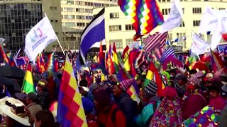 Thousands march in support of Bolivian government