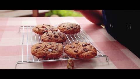 How to Make Best Crunchy Chocolate Chip Cookies