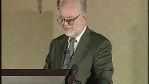 Super rich are in a conspiracy to rule the world - G. Edward Griffin - 2007