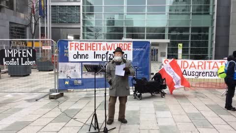Österreichischer Arzt auf Demo über Entwürdigung