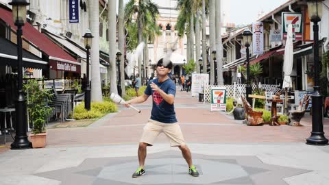 The famous Singapore Juggler