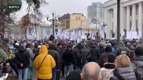LIVE: Kiev / Ukraine - Demonstrators march against Anti-COVID restrictions - 03.11.2021