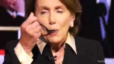 Nancy Pelosi 82enne Ice Cream Commercial Nancy Pelosi ha un frigorifero da $ 24000 pieno di gelato!!!Nancy Pelosi è una pazza era sorda quando condivideva la sua cucina elegante con due costosi frigoriferi e l'amore per il gelato costoso?