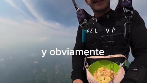 Cereal in the heights 🐕 as😋 #paracaidismo #skydive #extremesports