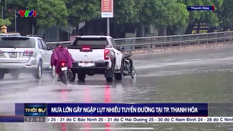 Flash flooding hits Central Vietnam after heavy rains