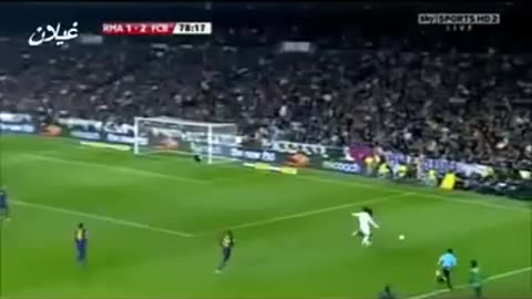 VIDEO: Cristiano Ronaldo owns Carles Puyol