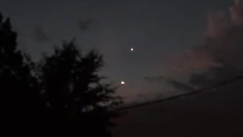 UFO's or Flares - Strange Lights in the Sky - UFO Sightings