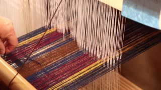 Splicing a Broken Warp Thread