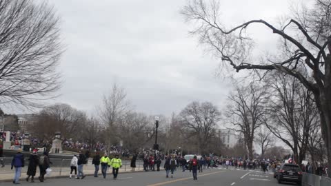 The first crowd of people walking to the capitol building from Trump's speach Jan 6, 2021