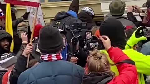 Trump Supporters Stop Antifa From Breaking Glass Completely