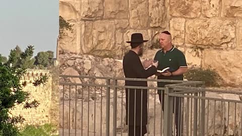 A MUST WATCH! Prophetic Times - Jerusalem Outreach l Messianic Rabbi Zev Porat Preaches