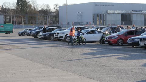 "Polizeipräsident Stürmer, das war jetzt Ihr Hupkonzert" | Autokorso-Demo Ravensburg 21.02.21 | ÜberlingenFM