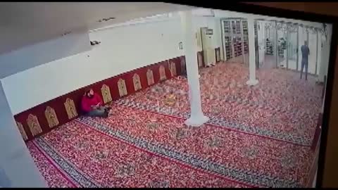 WARNING disturbing images/ Full VIDEO of knife attack at the Mosque in Tirana