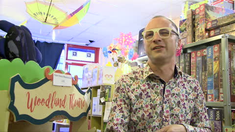 TOYSHOP OWNER OFFERS CUSTOMERS A DISCOUNT IF THEY COME IN WITHOUT MASKS