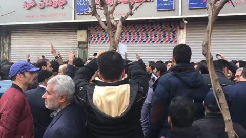 Thousands throng Tehran funeral of key moderate Rafsanjani - part 2