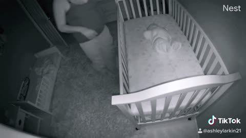 Baby cam captures mom making an epic fail